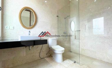 Disewa Rumah bagus private pool dalam town house di kemang jakarta selatan