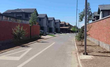 Arriendo casa en el Portal de Machali