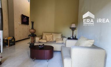 RUMAH 2 LANTAI DIJUAL DI SOLO BELAKANG NEO SOLO GRAND MALL - DEKAT STADION SRIWEDARI DAN PUSAT BISNIS SOLO
