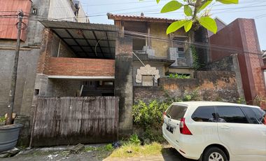 Rumah 3 Lantai Lokasi di Perumahan Dijual, di Denpasar Selatan