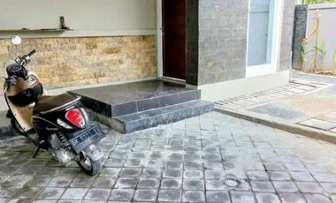 Rumah MewahTipe Minimalis Disewakan, di Renon