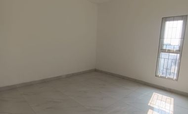 DIJUAL RUMAH BAGUS MINIMALIS 3 LANTAI VIEW TAMAN HADAP TENGGARA DI TAMAN PALEM LESTARI