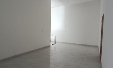 DIJUAL RUMAH BAGUS MINIMALIS 3 LANTAI VIEW TAMAN HADAP TENGGARA DI TAMAN PALEM LESTARI