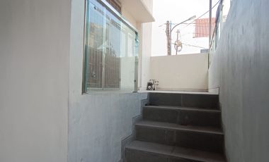 DIJUAL RUMAH BAGUS MINIMALIS 3 LANTAI VIEW TAMAN HADAP TENGGARA DI TAMAN PALEM LESTARI