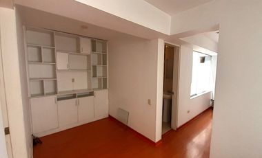 Amplio Departamento de 95 m² en 2do Piso, a Escasos m del Municipio