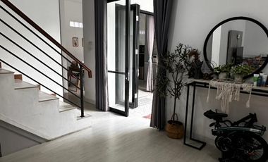 Rumah disewa di Kompleks Pajak Cipadu Jurang Mangu dekat Stasiun Bintaro Furnish Bebas Banjir