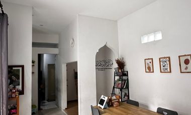 Rumah disewa di Kompleks Pajak Cipadu Jurang Mangu dekat Stasiun Bintaro Furnish Bebas Banjir