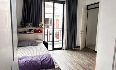 Rumah disewa di Kompleks Pajak Cipadu Jurang Mangu dekat Stasiun Bintaro Furnish Bebas Banjir