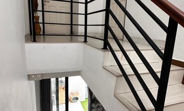 Rumah disewa di Kompleks Pajak Cipadu Jurang Mangu dekat Stasiun Bintaro Furnish Bebas Banjir