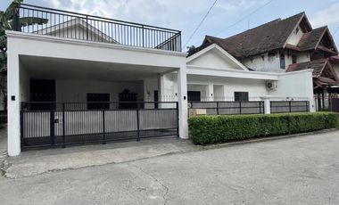 Rumah Dijual Cinere Depok 2 Lantai Full Furnish LT 267m², 4+1 KT, Lingkungan Asri