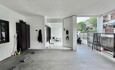 Rumah Dijual Cinere Depok 2 Lantai Full Furnish LT 267m², 4+1 KT, Lingkungan Asri