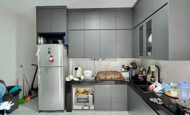 Rumah Dijual Cinere Depok 2 Lantai Full Furnish LT 267m², 4+1 KT, Lingkungan Asri