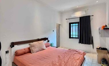 Rumah Dijual Cinere Depok 2 Lantai Full Furnish LT 267m², 4+1 KT, Lingkungan Asri