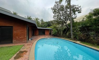 House Mediterranean Design  with Pool For Rent Dasmariñas Village Makati