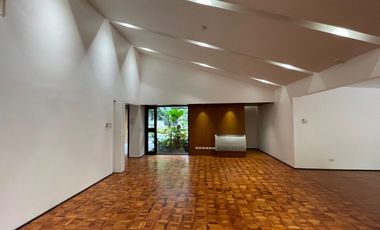 House Mediterranean Design  with Pool For Rent Dasmariñas Village Makati
