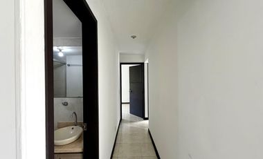 Magnífico apartamento en San Simon con 3 alcobas, 2 baños y parqueadero cubierto. El Pablado. Pereira.