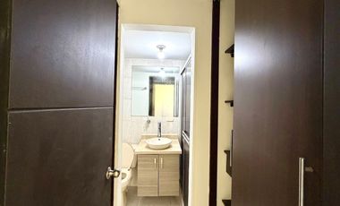 Magnífico apartamento en San Simon con 3 alcobas, 2 baños y parqueadero cubierto. El Pablado. Pereira.