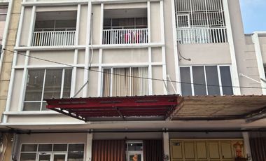 Ruko 3 Lantai Rapih Siap Pakai Taman Surya 5 Jual Murah Siap AJB