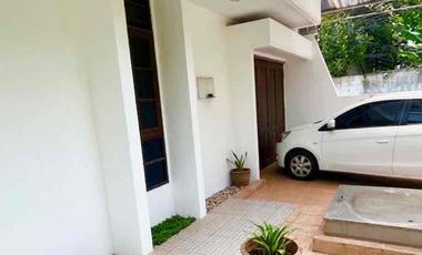 DIJUAL RUMAH MEWAH MURAH BANGET DEPAN TAMAN — CENGKARENG