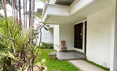 DIJUAL RUMAH MEWAH MURAH BANGET DEPAN TAMAN — CENGKARENG