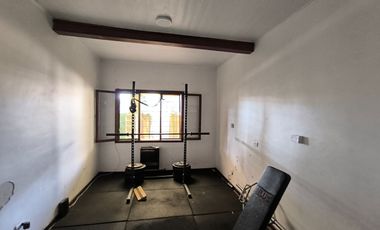 Casa amplia 4 dormitorios, gran terreno 850 m2, ideal familia, excelente conectividad