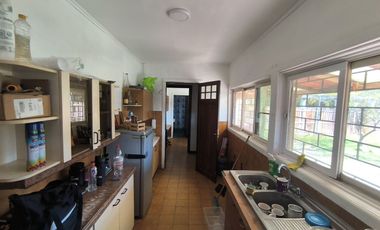Casa amplia 4 dormitorios, gran terreno 850 m2, ideal familia, excelente conectividad