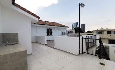 CASA EN VENTA  Contry Abajo con Depa independiente en segundo píso