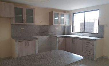 Renta de Casa en Manta Zona Sur Los Gavilanez