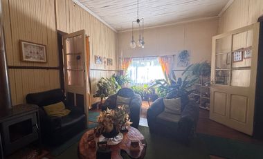 Casa Amplia en Venta con Gran Terreno de 500 M2, Pitrufquén