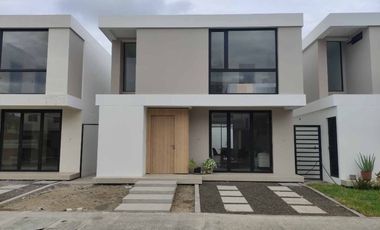 Venta de Casa en Urbanizacion en Portoviejo