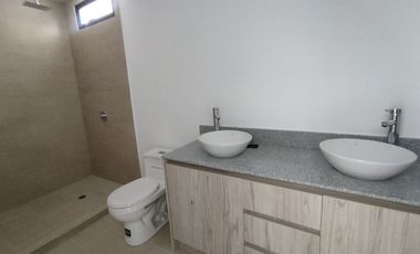 Venta de Casa en Urbanizacion en Portoviejo