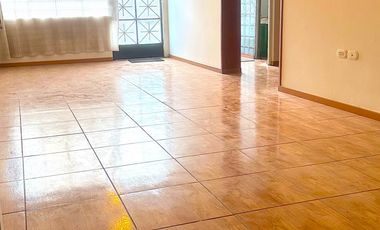 VENTA DE CASA DE 3 PISOS EN LIMA CERCADO POR  AV. DUEÑAS