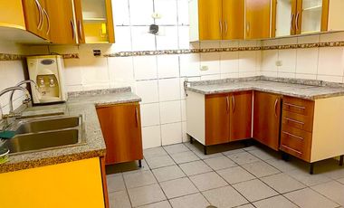 VENTA DE CASA DE 3 PISOS EN LIMA CERCADO POR  AV. DUEÑAS