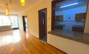 VENTA DE CASA DE 3 PISOS EN LIMA CERCADO POR  AV. DUEÑAS