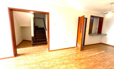 VENTA DE CASA DE 3 PISOS EN LIMA CERCADO POR  AV. DUEÑAS