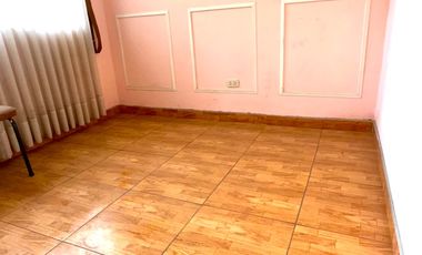 VENTA DE CASA DE 3 PISOS EN LIMA CERCADO POR  AV. DUEÑAS