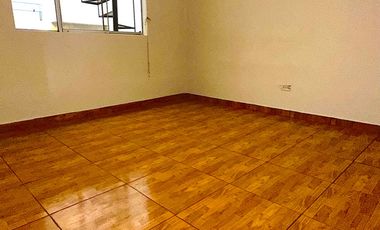 VENTA DE CASA DE 3 PISOS EN LIMA CERCADO POR  AV. DUEÑAS