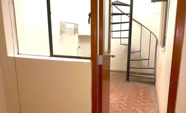 VENTA DE CASA DE 3 PISOS EN LIMA CERCADO POR  AV. DUEÑAS
