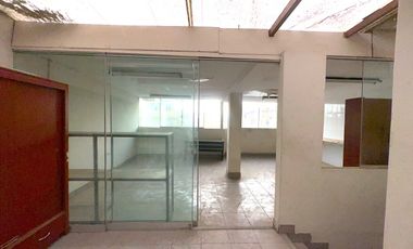 VENTA DE CASA DE 3 PISOS EN LIMA CERCADO POR  AV. DUEÑAS