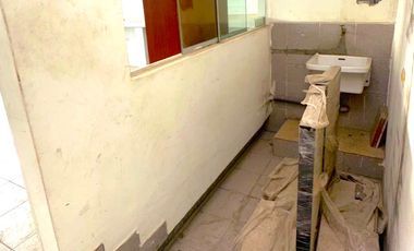 VENTA DE CASA DE 3 PISOS EN LIMA CERCADO POR  AV. DUEÑAS