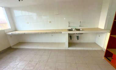 VENTA DE CASA DE 3 PISOS EN LIMA CERCADO POR  AV. DUEÑAS