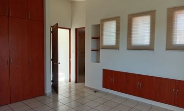 CASA EN VENTA EN METEPEC CERCA DE AVENIDA TOLLOCAN y TECNOLOGICO