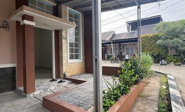 Dijual RUMAH HOOK Luas Tanah 102 m2, Perumahan Kepuh Persada Karawang