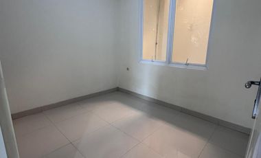 Dijual RUMAH HOOK Luas Tanah 102 m2, Perumahan Kepuh Persada Karawang