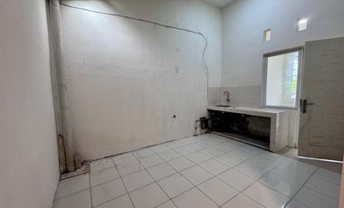 Dijual RUMAH HOOK Luas Tanah 102 m2, Perumahan Kepuh Persada Karawang