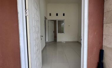 Dijual RUMAH HOOK Luas Tanah 102 m2, Perumahan Kepuh Persada Karawang