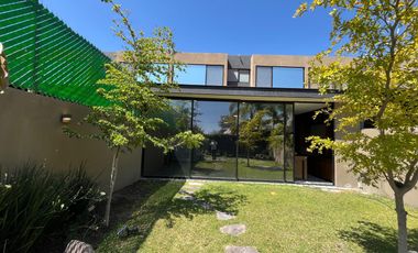 CASA EN RENTA EN LA CAMPIÑA DEL BOSQUE