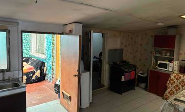 Vende Casa de 3 dormitorios, 1 baño, 1 estacionamiento en 129m2/92m2 construcción.