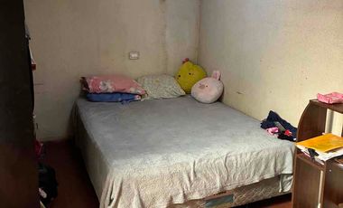 Vende Casa de 3 dormitorios, 1 baño, 1 estacionamiento en 129m2/92m2 construcción.