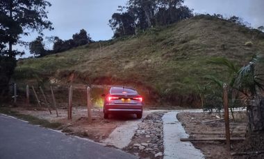 VENTA DE CABAÑA EN GRANADA ANTIOQUIA COLOMBIA